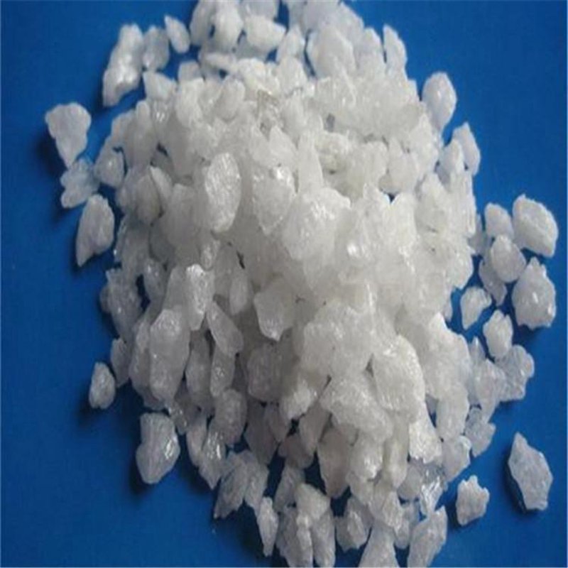 在高温工业领域,镁质耐火材料因其卓越的性能备受青睐。那么,与其他耐火材料相比,镁质耐火材料究竟有何独特之处?
